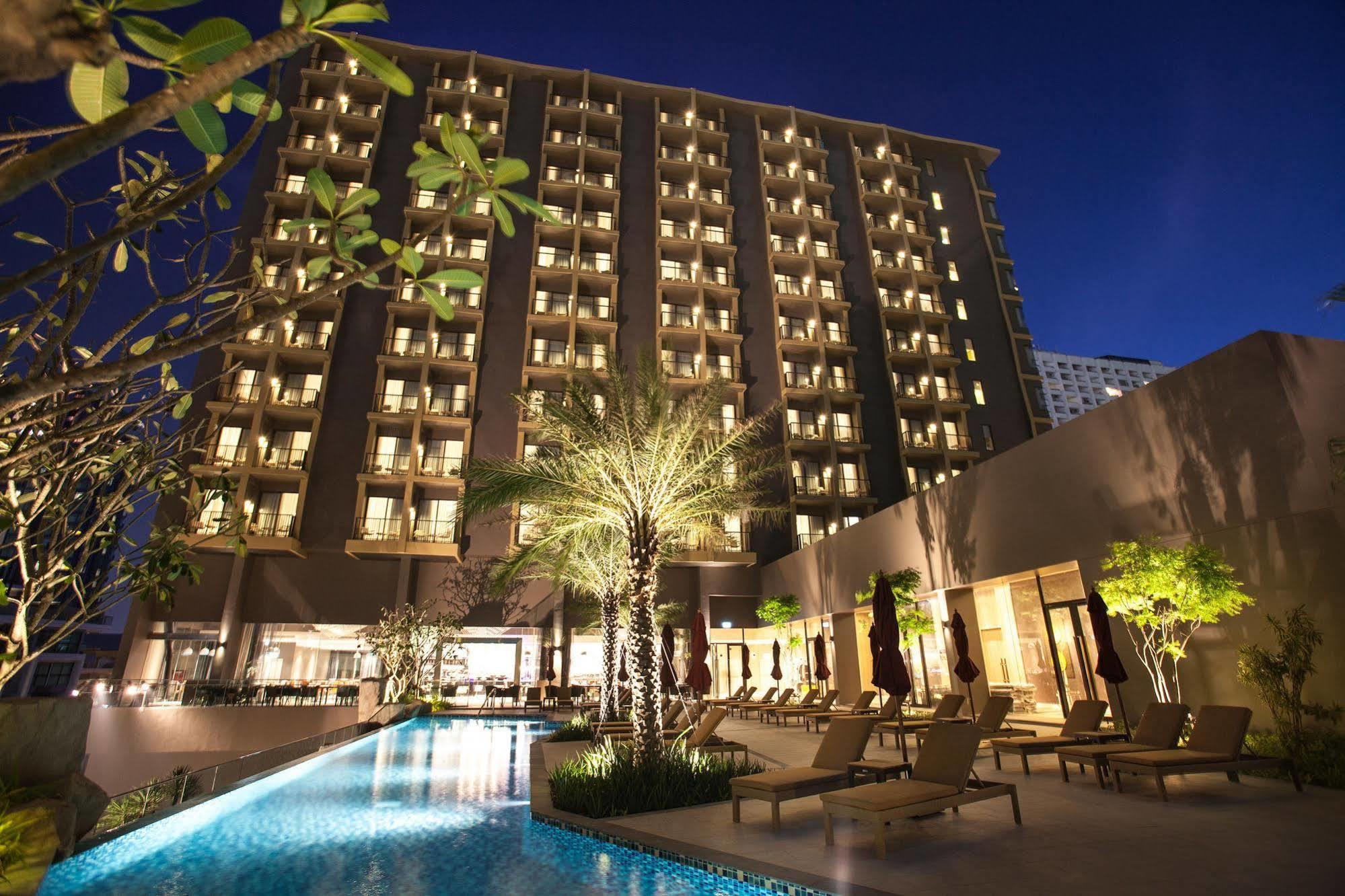 Mercure Pattaya Ocean Resort Exterior photo